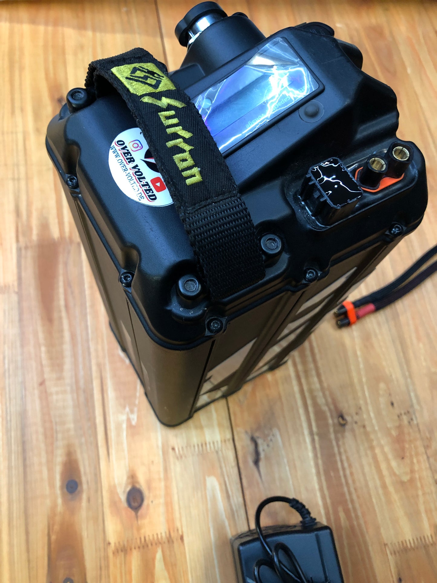 Sur Ron Light-Bee 72/84V 45AH 300A / Akku in Original Case