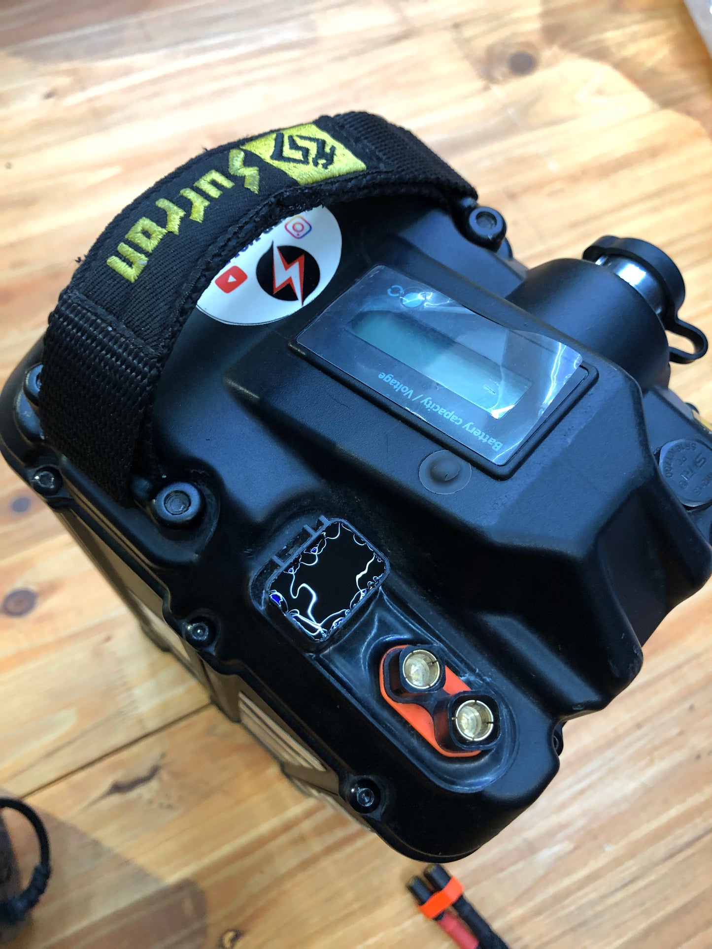 Sur Ron Light-Bee 72/84V 45AH 300A / Akku in Original Case